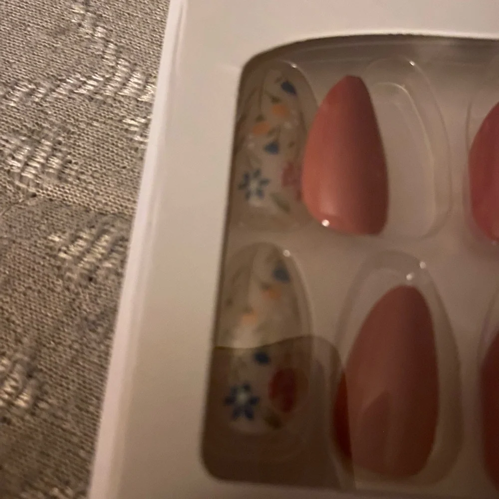 Floral and Pink‎ Press On Nails